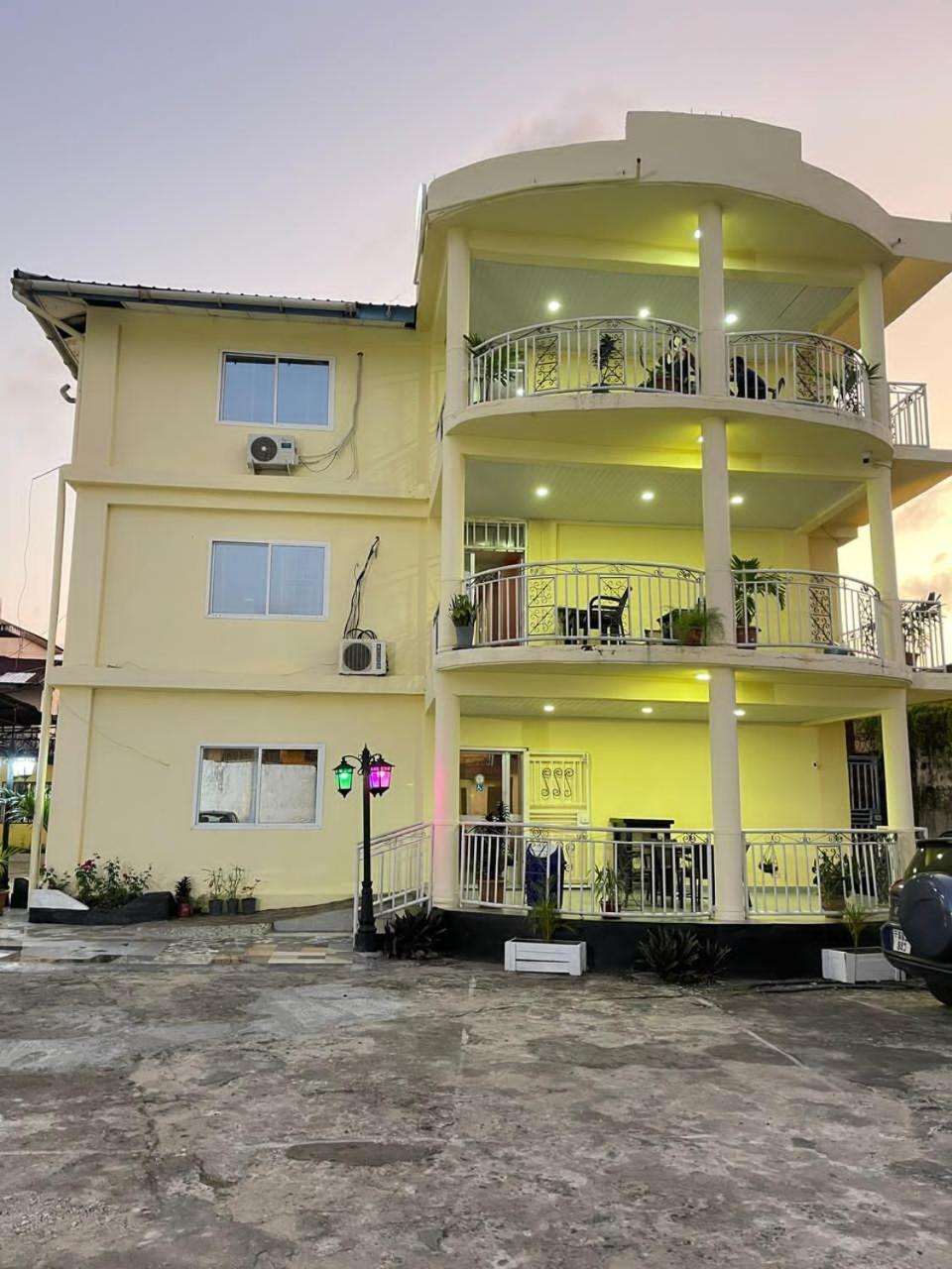 Sky Inn Hotel Freetown Eksteriør bilde